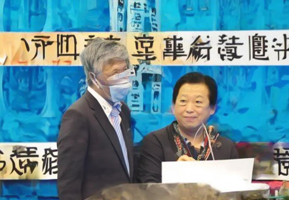 足球VAR失误引发争议：瓜迪奥拉怒斥裁判影响比赛公正性